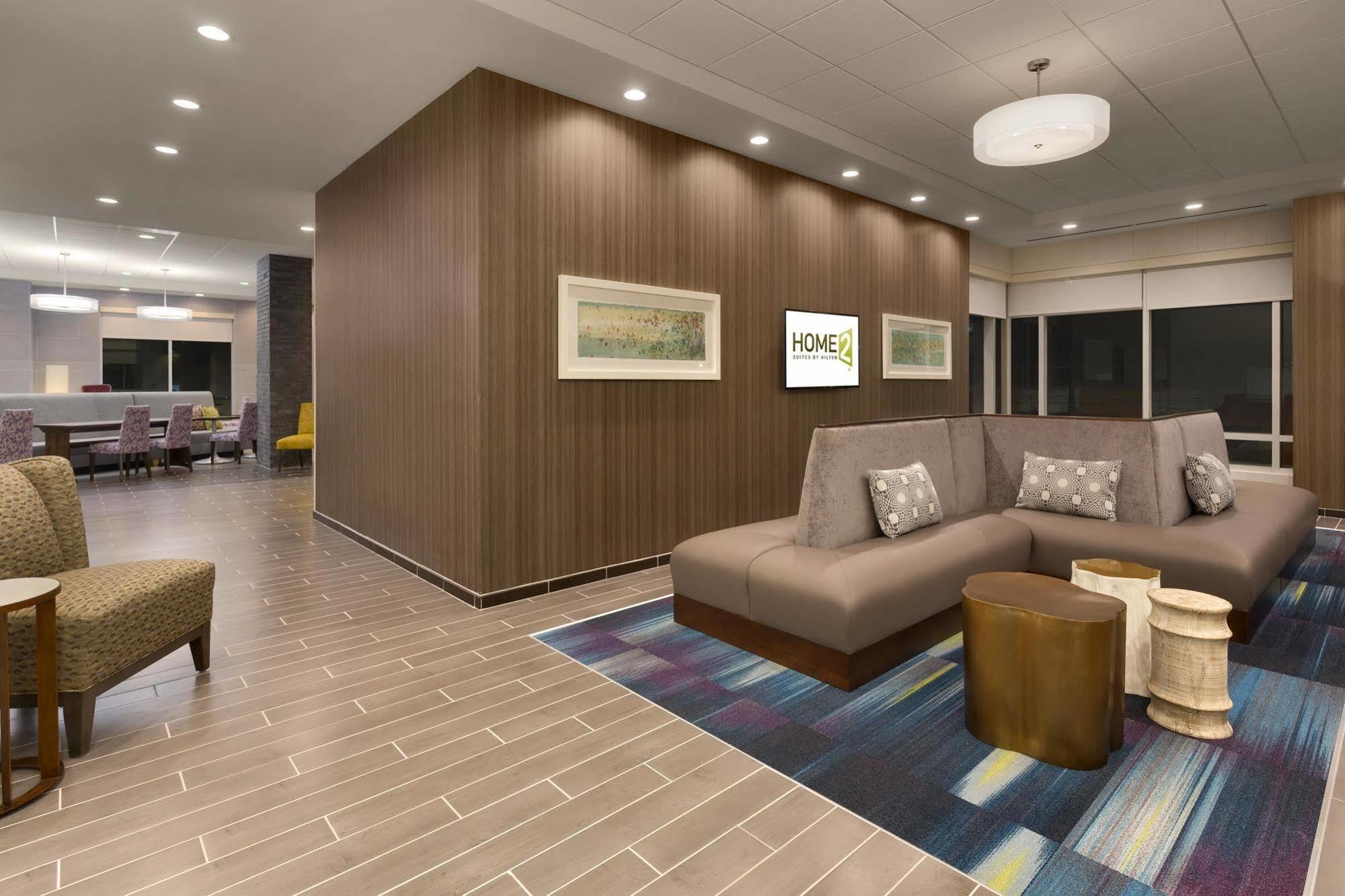 Home2 By Hilton Downtown Hotel Greenville