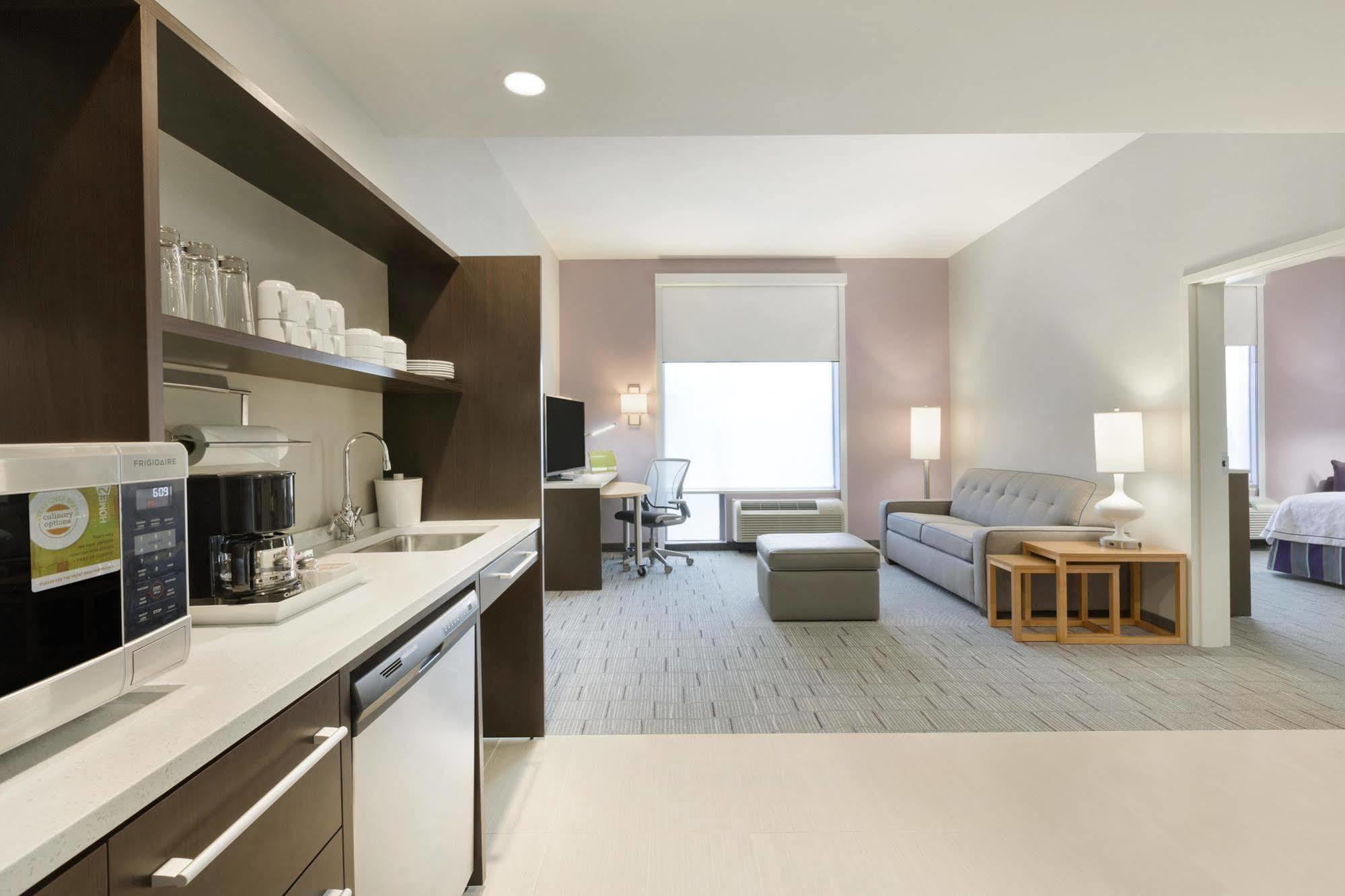 Home2 By Hilton Downtown Hotel 3*