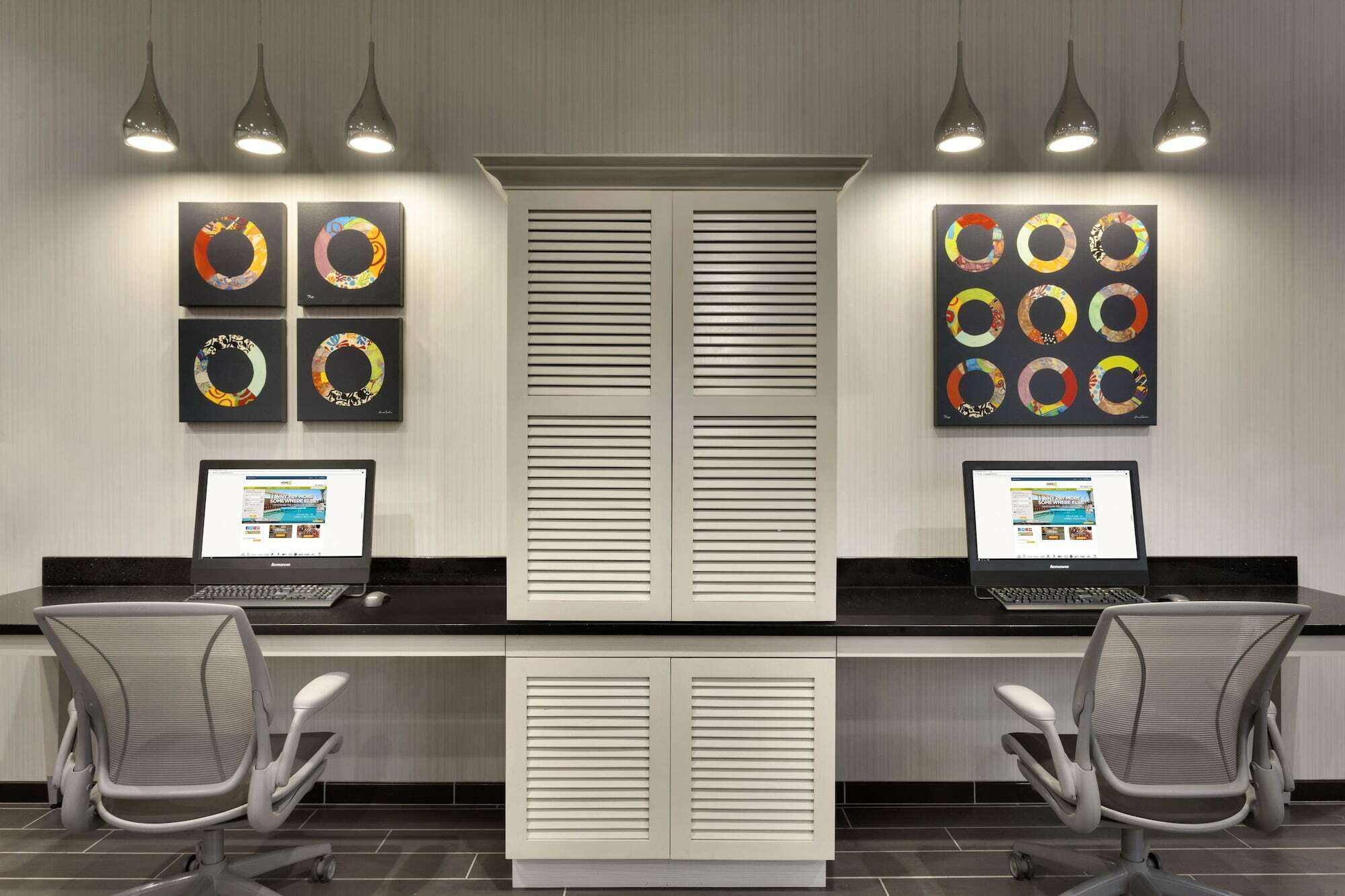 Home2 By Hilton Downtown 3*